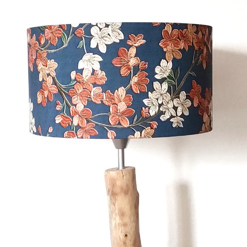 Abat-jour floral bleu marine fleurs blanches terracotta – suspension chic, déco romantique, bohème & élégante