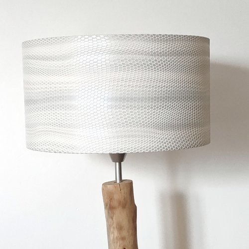Abat-jour blanc nacré irisé – décoration géométrique chic, luminaire salon chambre, ambiance contemporaine et élégante
