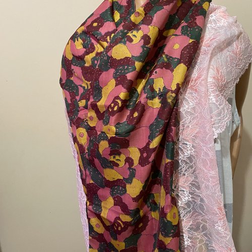 Foulard tissu et dentelle