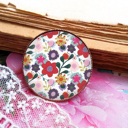 Broche cabochon verre fleurs style liberty