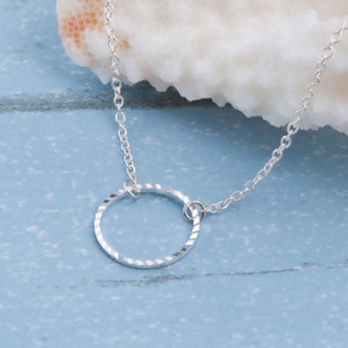 Collier fin minimaliste anneau