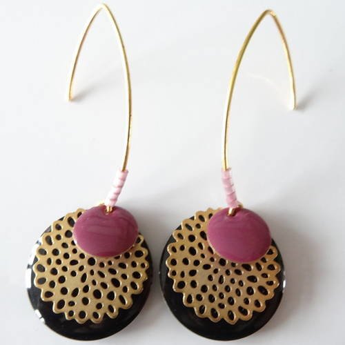 Boucles d'oreille dorées à sequins noir et prune. 
