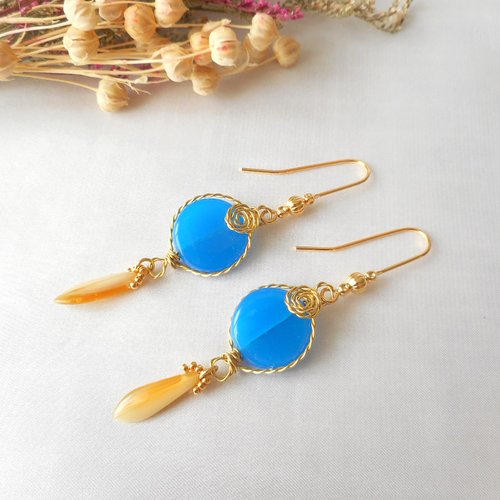Boucles d'oreilles bleues en verre tchèque.