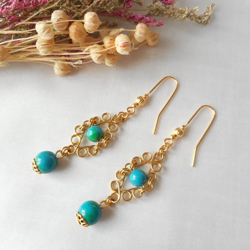Boucles d'oreilles en chrysocolle.
