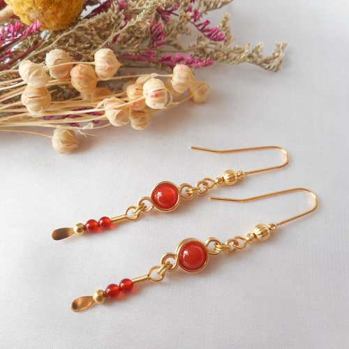 Sublimes boucles d'oreilles ornées de cornaline.