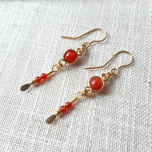 Sublimes boucles d'oreilles ornées de cornaline.