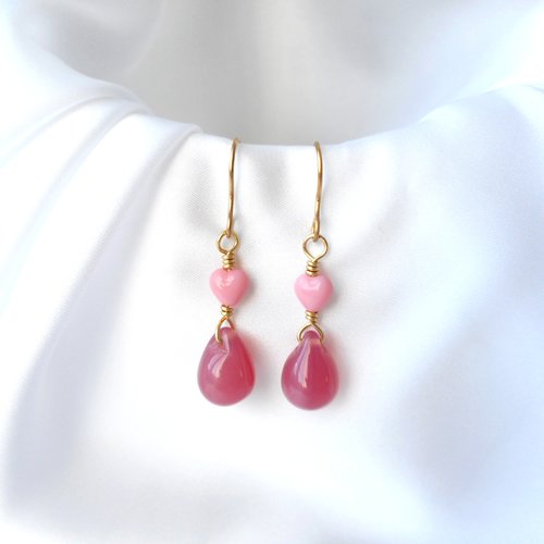 Boucles d'oreilles cœur et goutte.