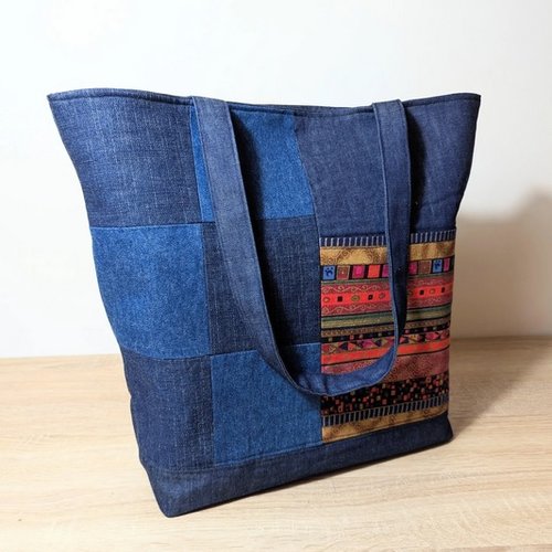 Sac à main, tote-bag, jean denim recyclé, porté épaule, pièce unique éthnique fabriquée en france