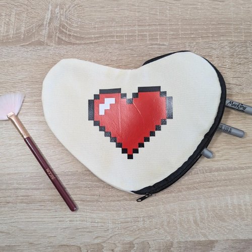 Trousse, pochette, stylos ou maquillage, coeur, zelda, geek, jeux vidéos