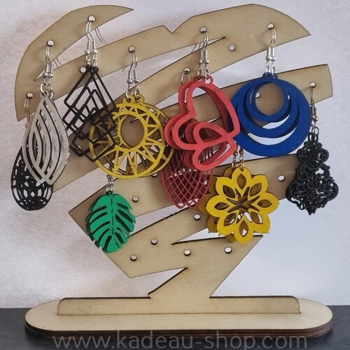 Boucles d'oreilles pendantes en bois fabriquées à la demande, une idée cadeau fashion ;-)