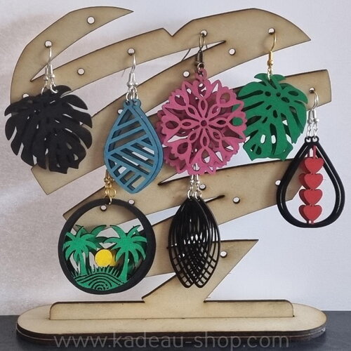 Boucles d'oreilles pendantes en bois fabriquées à la demande, une idée cadeau fashion ;-)