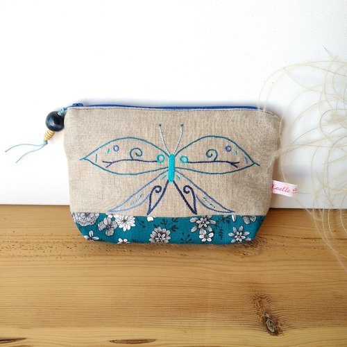 Pochette en lin  "joli papillon bleu"