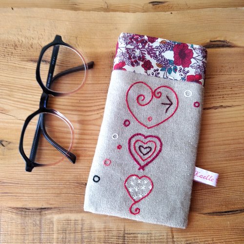 Etui à lunettes en lin "lignes de coeurs"