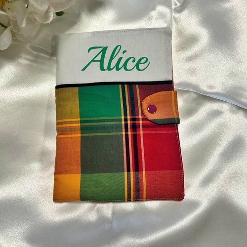 Protège carnet de santé personnalisé molletonné en tissu madras