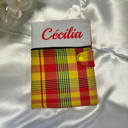Protège carnet de santé personnalisé molletonné en tissu madras