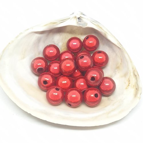 Lot de 10 perles en acryliques rouges