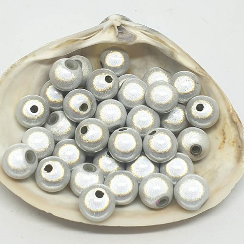Lot de 10 perles en acryliques blanc