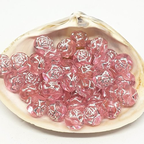 Lot de 11 perles en acryliques en fleur roses