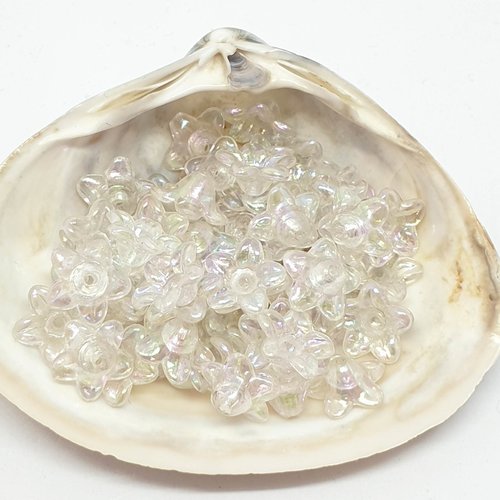 Lot de 10 perles en acryliques en formes de coupelles de fleurs transparentes irisées