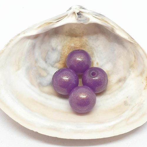 Lot de 4 perles en acryliques violettes irisées