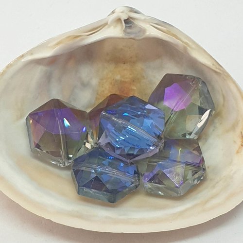 Lot de 6 perles en verres octogonales bleus irisées