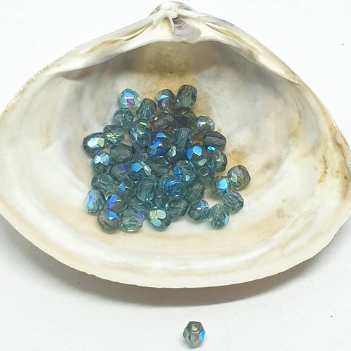 Lot de 10 perles en acryliques à facettes bleu fumé irisé
