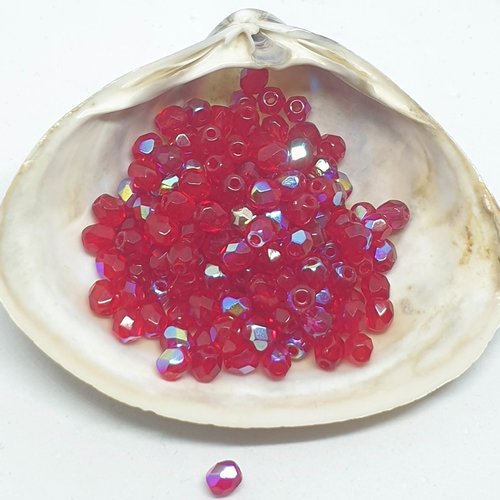 Lot de 10 perles en acryliques à facettes rouge irisé