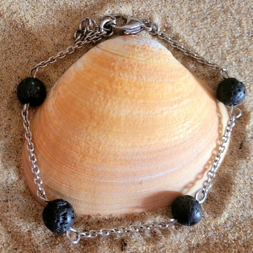 Bracelet en acier 4 perles pierre de lave
