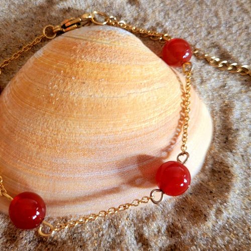 Bracelet en acier doré 4 perles agate rouge