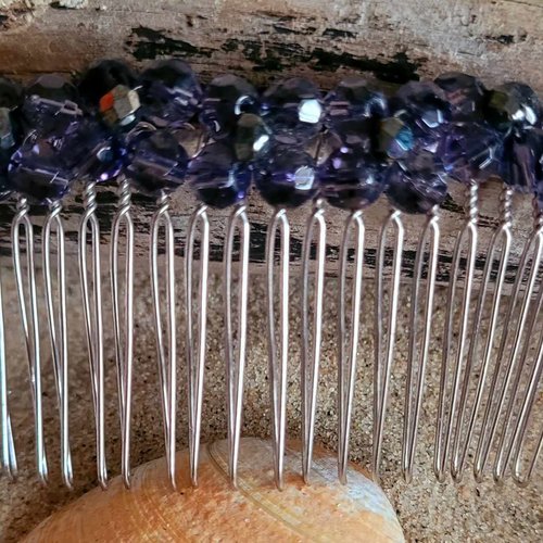 Peigne à cheveux avec des perles facettes violettes et anthracites