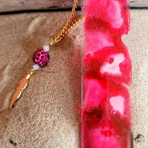 Marque pages en résine doré et fuchsia