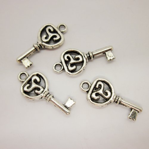4 breloques pendentifs "clef"  en métal argenté