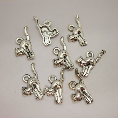 8 breloques pendentifs "chat"  en métal argenté