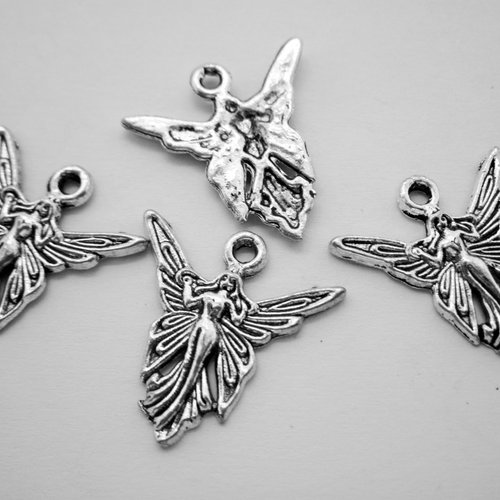 4 breloques pendentifs "fée" en métal argenté
