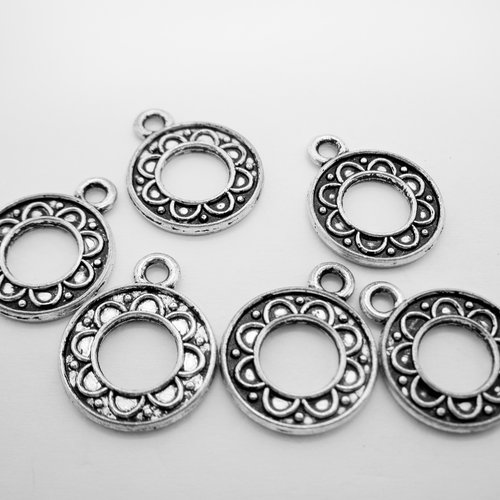Lot de 6 breloques "anneau" en métal argenté