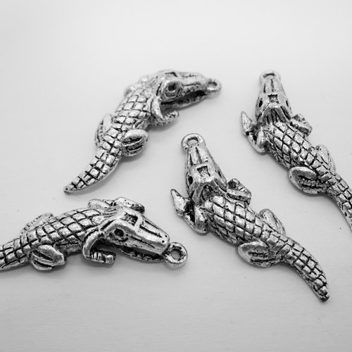 Lot de 4 breloques "crocodile" en métal argenté