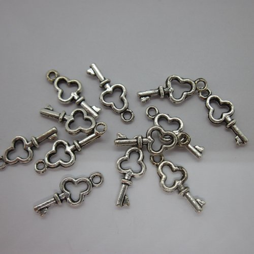 12 breloques "clef" en métal argenté  réversibles
