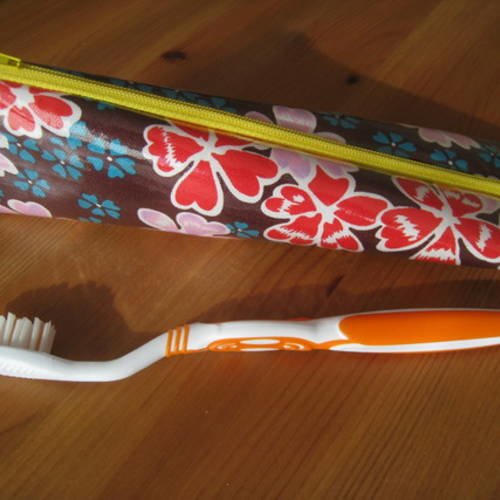 Trousse pour brosse à dents (ou autre : maquillage, crayons, etc) en coton enduit petit pan 