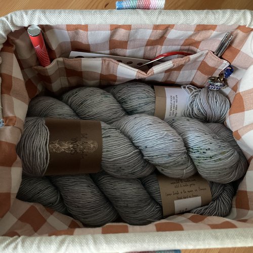 Sac à projet tricot, trousse toilette, format moyen, châle, produits beauté, lingerie, cadeau, femme, fille, tricot