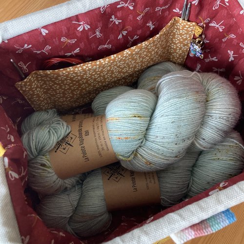 Sac à projet tricot, trousse toilette, format moyen, châle, produits beauté, lingerie, cadeau, femme, fille, tricot