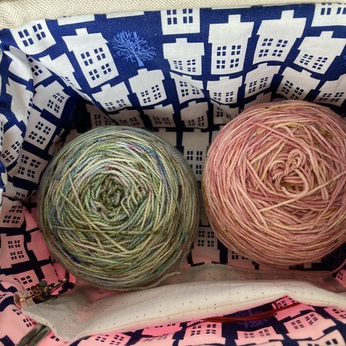 Sac à projet tricot, trousse toilette, petit format, châle, produits beauté, maquillage lingerie, cadeau, femme, fille, tricot