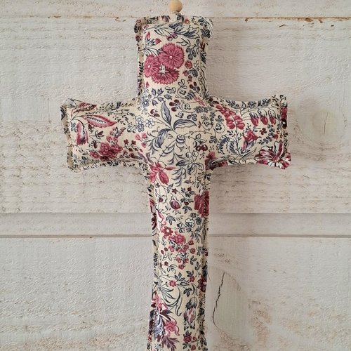 Croix en tissu (liberty rose et turquoise)