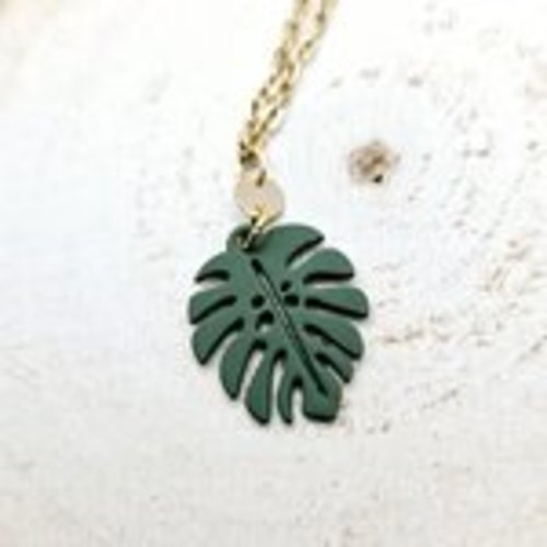 Collier feuille monstera doré – bijou nature & tropical – série limitée – fait main – idée cadeau