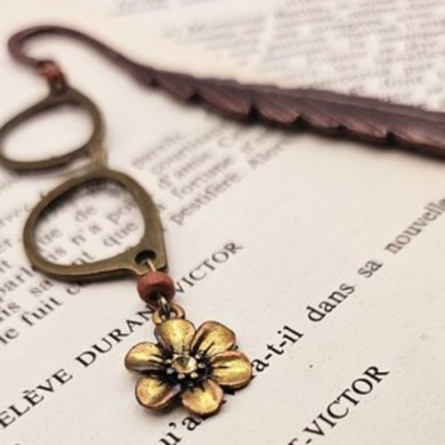 Marque-page plume avec lunettes et fleur - lecture & seconde vie - série limitée