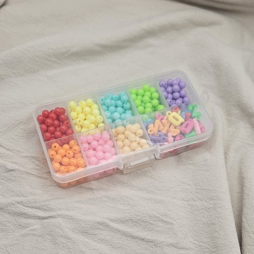 Boîte de perles multicolores – kit créatif pour bijoux et loisirs créatifs