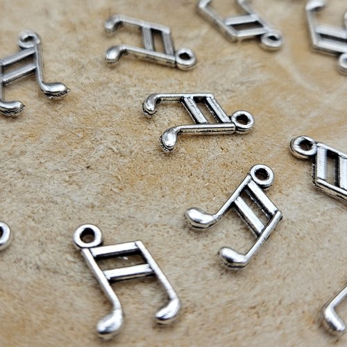 Breloque note musicale – argent vieilli