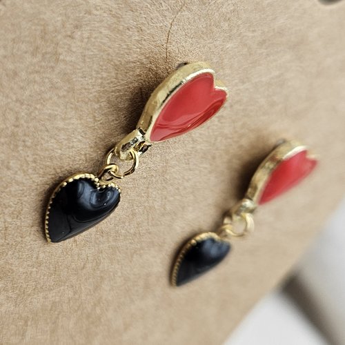 Boucles d’oreilles cœur rouge et cœur noir – collection saint-valentin