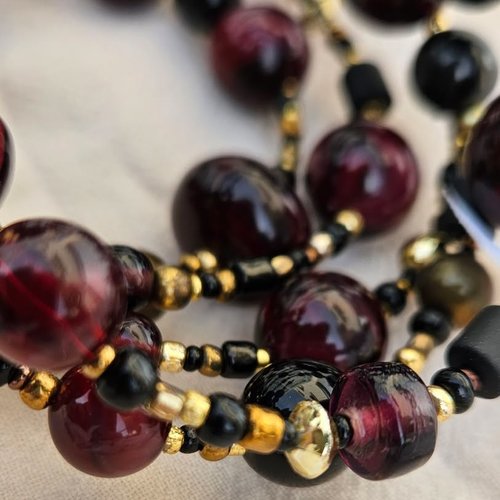 Bracelet bohème violet et noir – 6 tours en perles de seconde vie – pièce unique