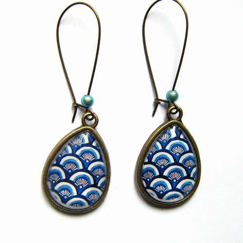 Boucles d'oreilles cabochons forme goutte attaches longues
