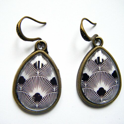 Boucles d'oreilles cabochons forme goutte, inspiration japonaise.